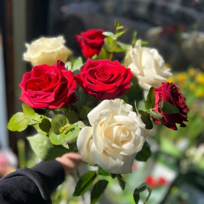 Alternative view of Mila Bouquet